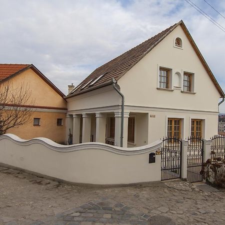 Amadeus Vendeghaz Hotel Esztergom Exterior photo