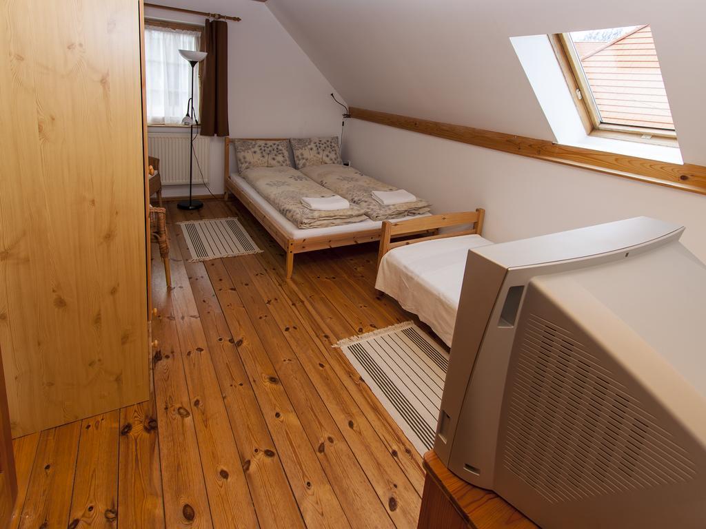 Amadeus Vendeghaz Hotel Esztergom Room photo