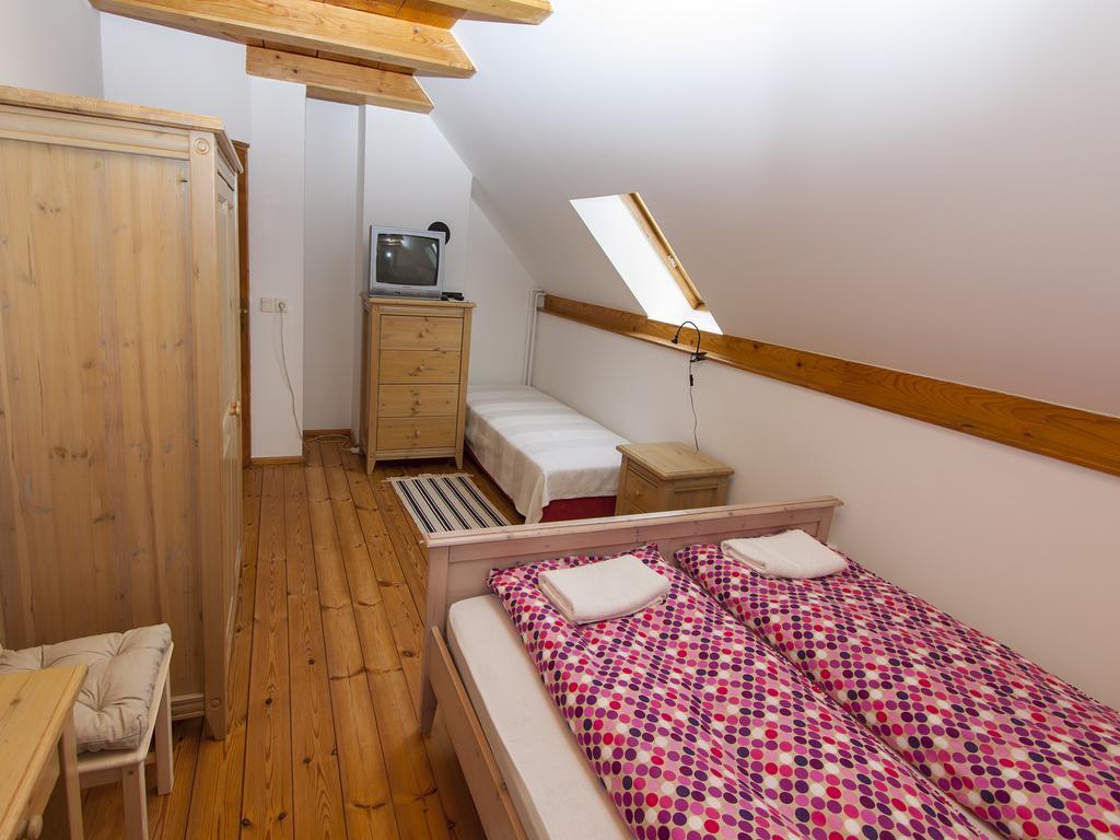 Amadeus Vendeghaz Hotel Esztergom Room photo