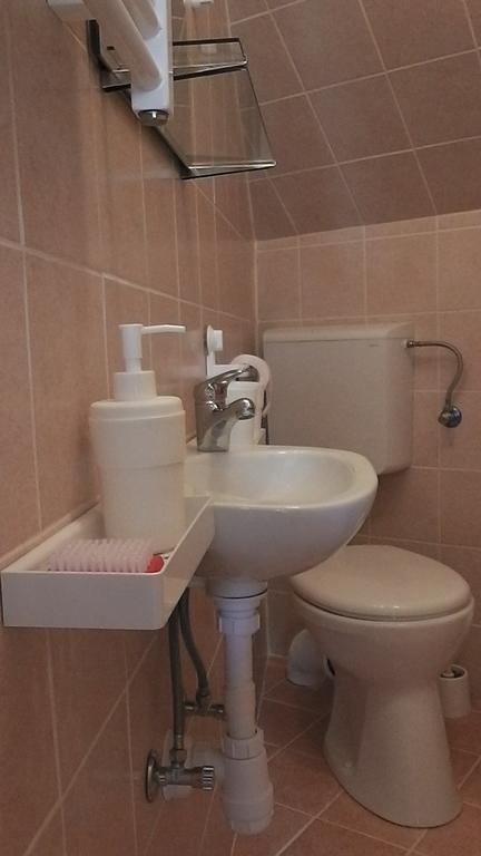 Amadeus Vendeghaz Hotel Esztergom Room photo